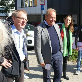 Markus Kurth, Frank Bsirske, Anke Weber hören zu
